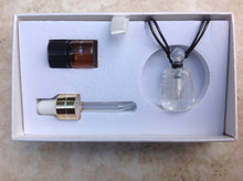 Load image into Gallery viewer, Quartz Essential Oil Bottle Pendant