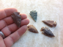 Load image into Gallery viewer, Small Agate Arrowheads