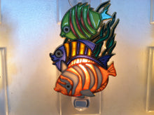 Load image into Gallery viewer, Three Tropical fish Night Light  4 watt  on/off switch
