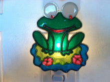 Load image into Gallery viewer, Frog Lily Pad Night Light  4 watt  on/off switch