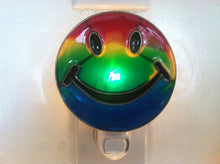 Load image into Gallery viewer, Rainbow Happy Face Night Light  4 watt  on/off switch