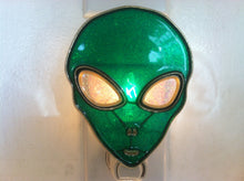 Load image into Gallery viewer, Alien Night Light  4 watt  on/off switch