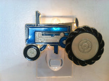 Load image into Gallery viewer, Tractor Night Light with  4 watt  on/off switch