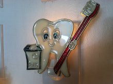 Load image into Gallery viewer, Dentist Floss Toothbrush Night Light with  4 watt  on/off switch