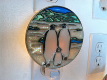 Load image into Gallery viewer, Penguin Night Light with  4 watt  on/off switch