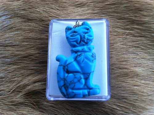 Carved stone Cat necklace.  Made of Turquoise