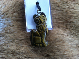 Carved stone Cat necklace.  Made of Tiger Eye