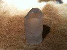 Load image into Gallery viewer, Quartz crystal point with stand up cut base