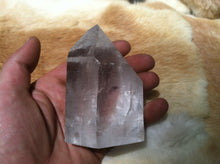 Load image into Gallery viewer, Quartz crystal point with stand up cut base