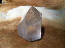 Load image into Gallery viewer, Quartz crystal point with stand up cut base