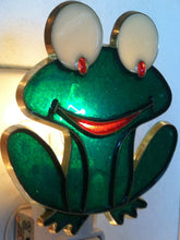 Load image into Gallery viewer, Frog Night Light  4 watt  on/off switch